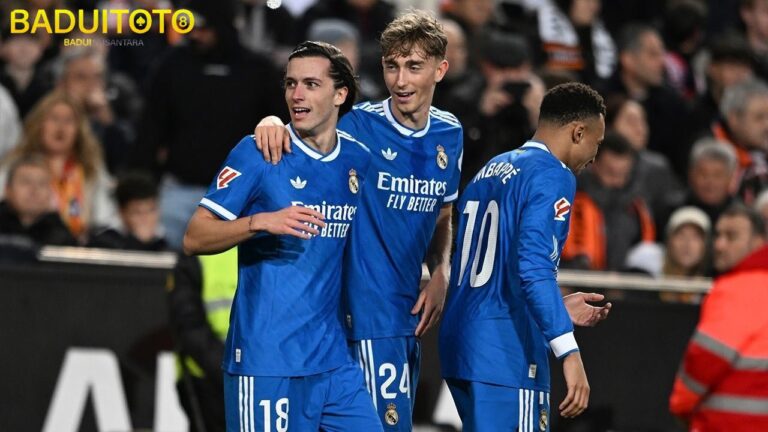 Ditinggal Cucurella Mantan Bek MU Ini Jadi Kejaran Chelsea