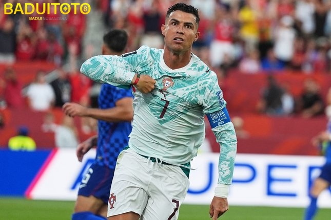 Bobol Gawang Kroasia Cristiano Ronaldo Kian Dekat dengan 1000 Gol
